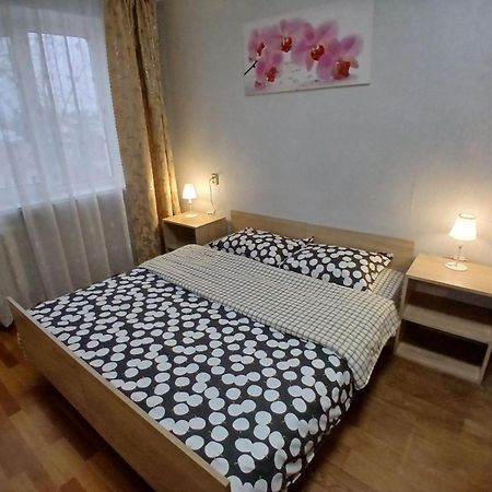 Квартира Біля Залізничного Вокзалу Vinnytsia Ngoại thất bức ảnh